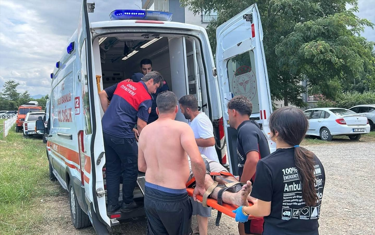 Ordu'da denize giren 2 kardeş boğulma tehlikesi geçirdi