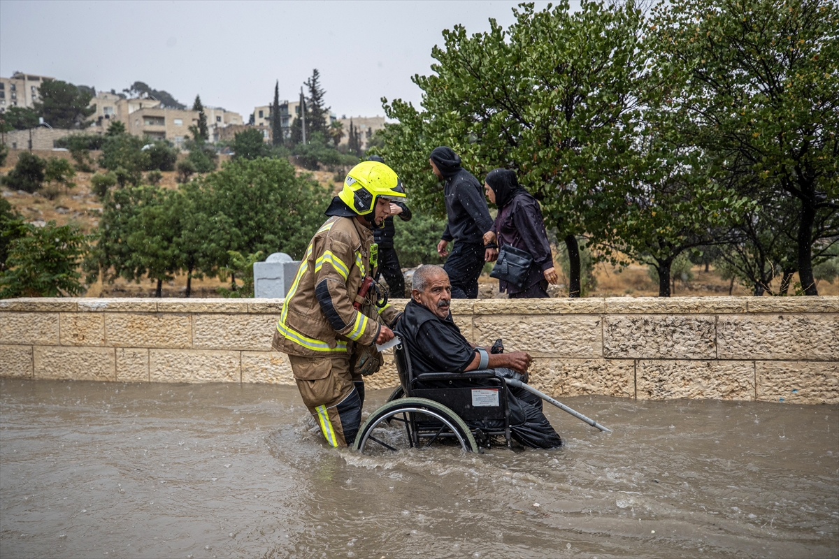 Meteoroloji Uzmanı Givati: Kudüs'teki sel 'tarihi bir olay'