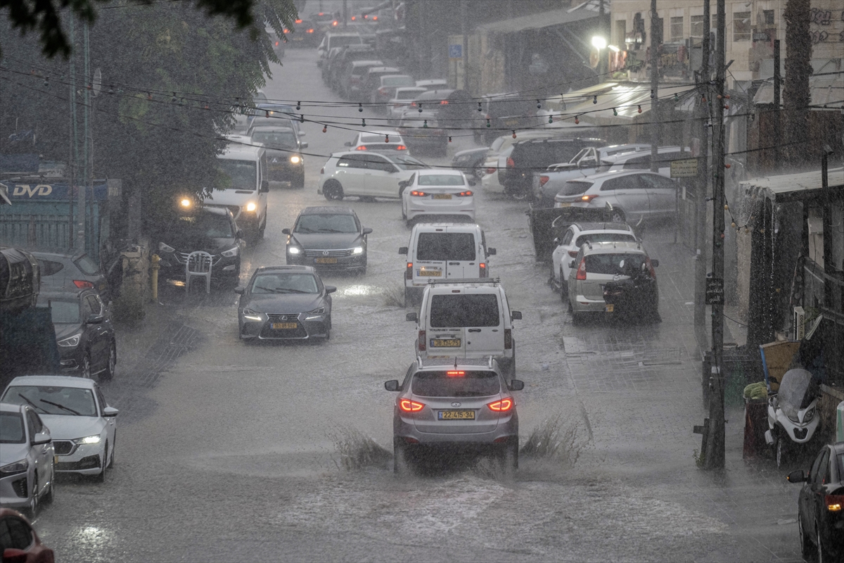 Meteoroloji Uzmanı Givati: Kudüs'teki sel 'tarihi bir olay'