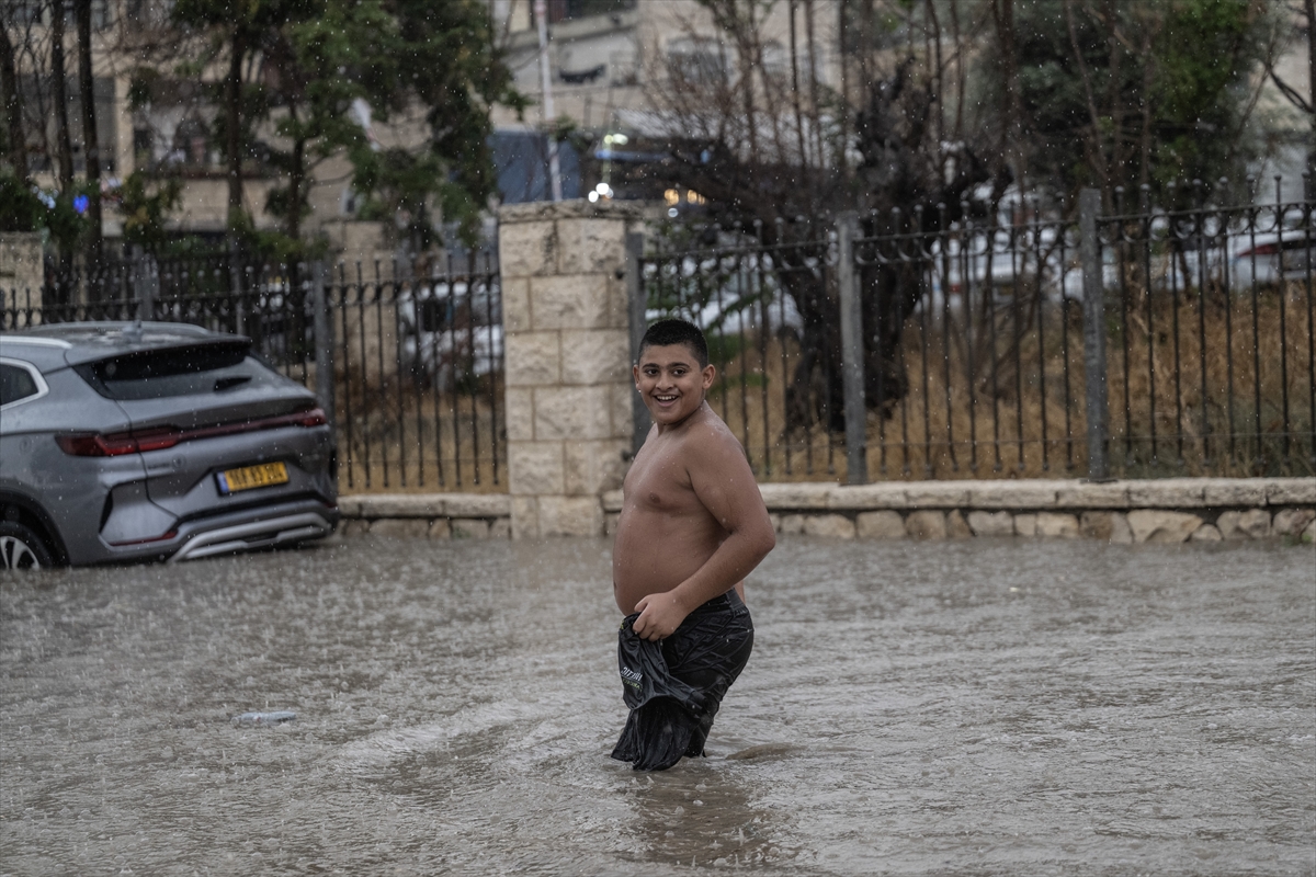 Meteoroloji Uzmanı Givati: Kudüs'teki sel 'tarihi bir olay'