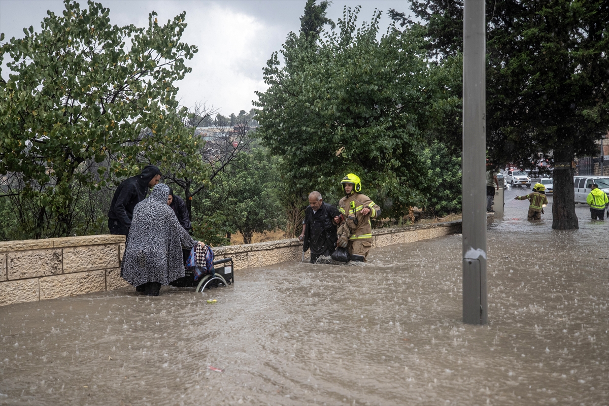Meteoroloji Uzmanı Givati: Kudüs'teki sel 'tarihi bir olay'
