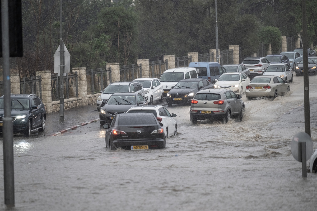 Meteoroloji Uzmanı Givati: Kudüs'teki sel 'tarihi bir olay'