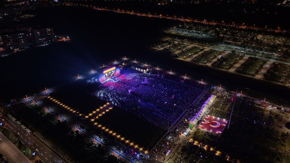 Oğuzhan Koç: Erzurum Kültür Yolu Festivali'nde konser verdi