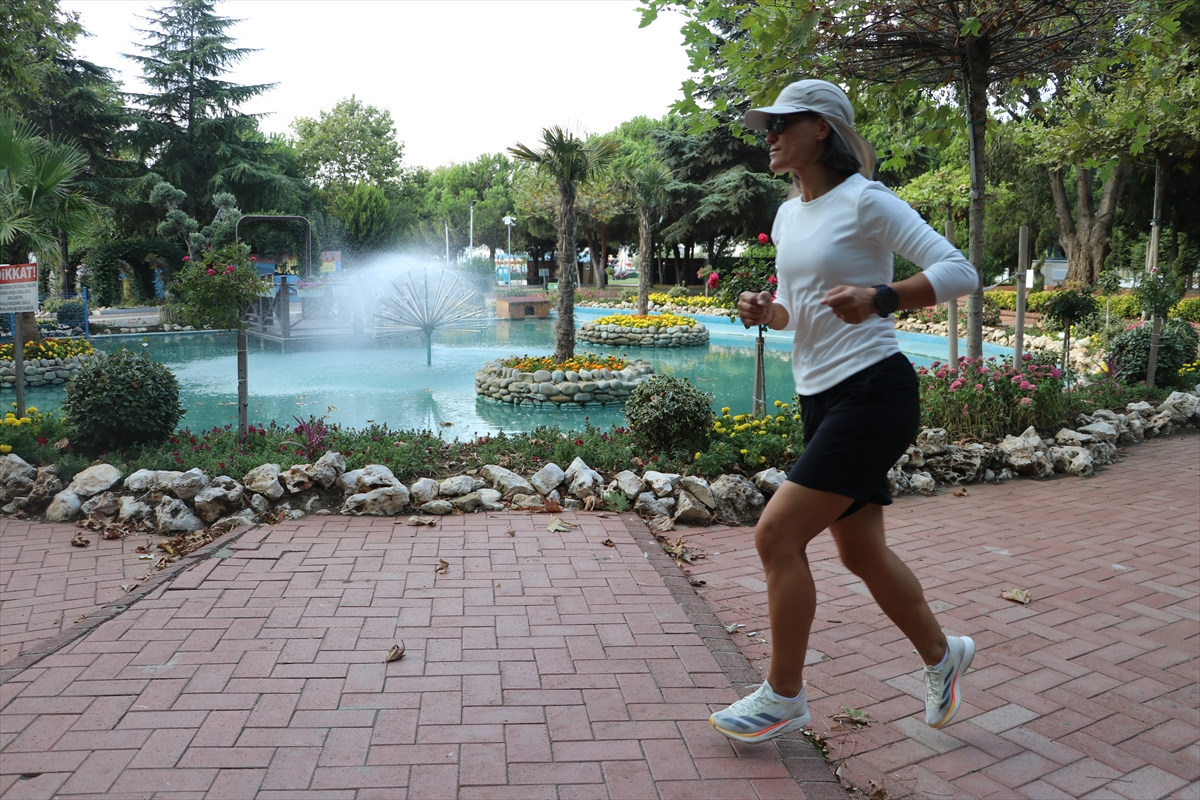 Ebru Toksöz: Tuz Gölü ultra maratonunda zirveyi hedefliyor
