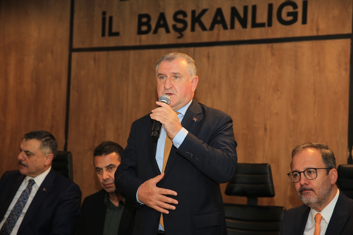 Bakan Çiftçi: Terörsüz Türkiye'ye Diyarbakır'dan destek
