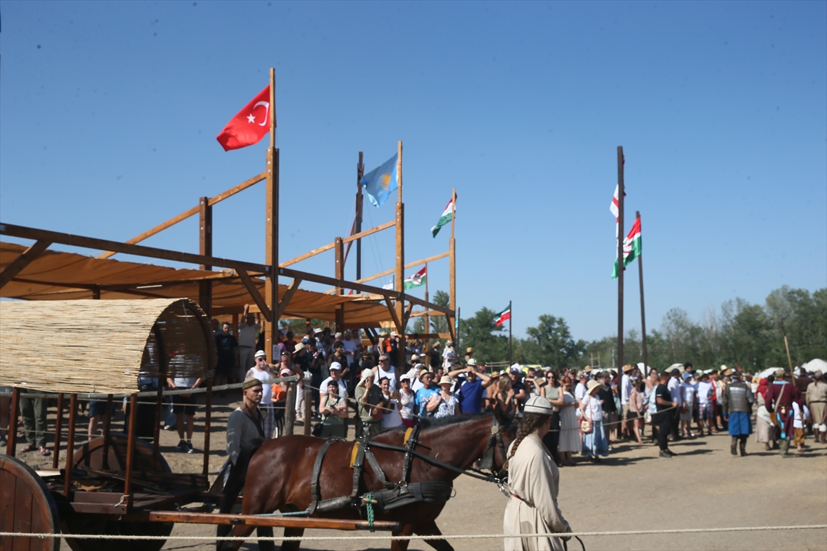 Büyük Hun-Türk Kurultayı, son gününde de yoğun ilgi gördü