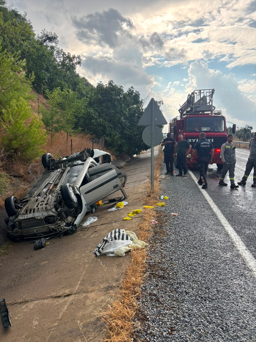 Aydın'da Trafik Kazası: Otomobil Devrildi, 1 Ölü, 4 Yaralı