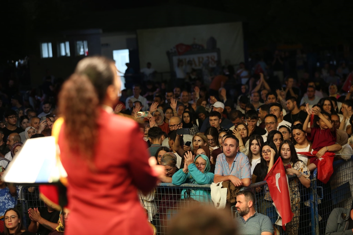 Jandarma Bandosu Kayseri'de milli ezgilerle sahne aldı