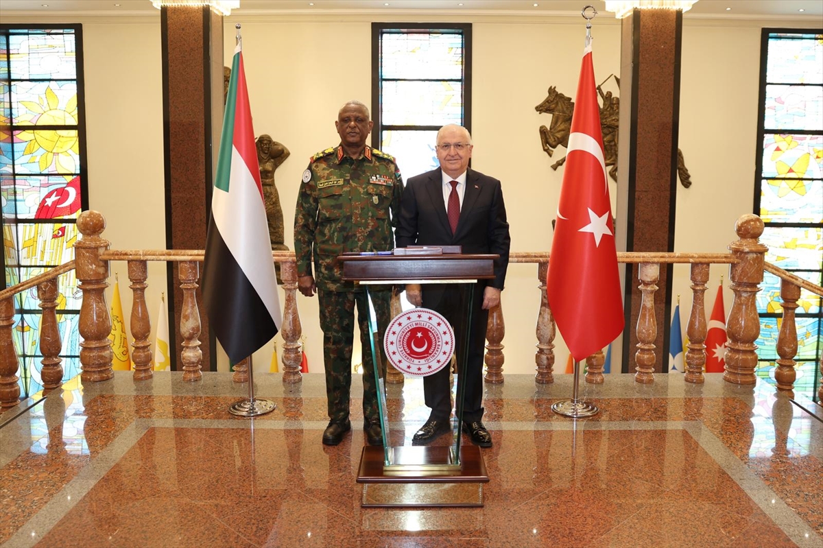 Bakan Güler: Sudan Genelkurmay Başkanı el-Atta'yı kabul etti