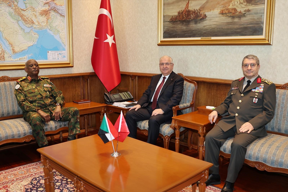 Bakan Güler: Sudan Genelkurmay Başkanı el-Atta'yı kabul etti