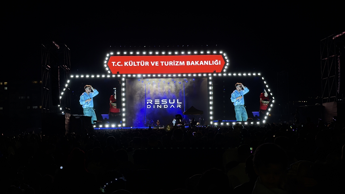 Resul Dindar: Erzurum Kültür Yolu Festivali'nde sahne aldı