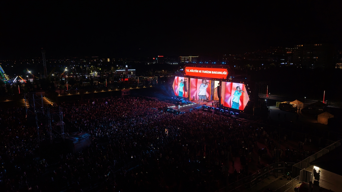 Resul Dindar: Erzurum Kültür Yolu Festivali'nde sahne aldı