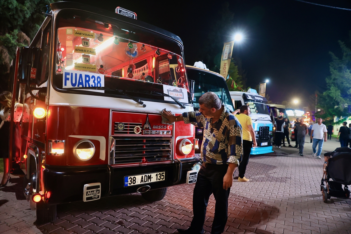 "Fuar 38"i nostaljik dolmuşlarla tanıtıyorlar