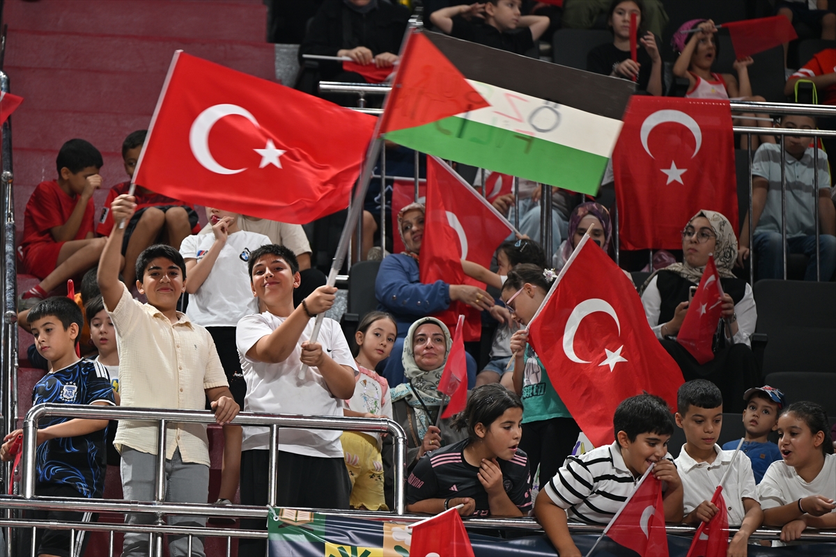 Abdulhamit Gül: TÜGVA gençleri geleceğin barışını kuracak
