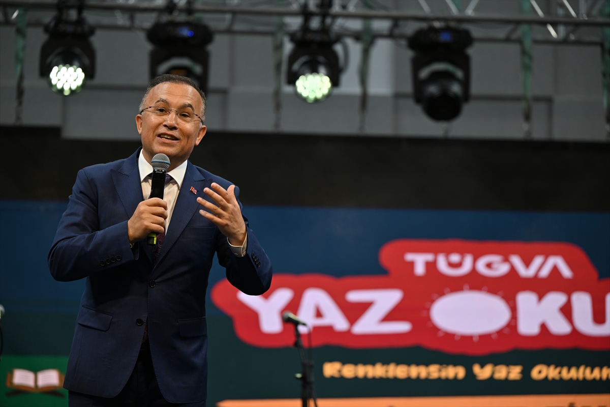 Abdulhamit Gül: TÜGVA gençleri geleceğin barışını kuracak
