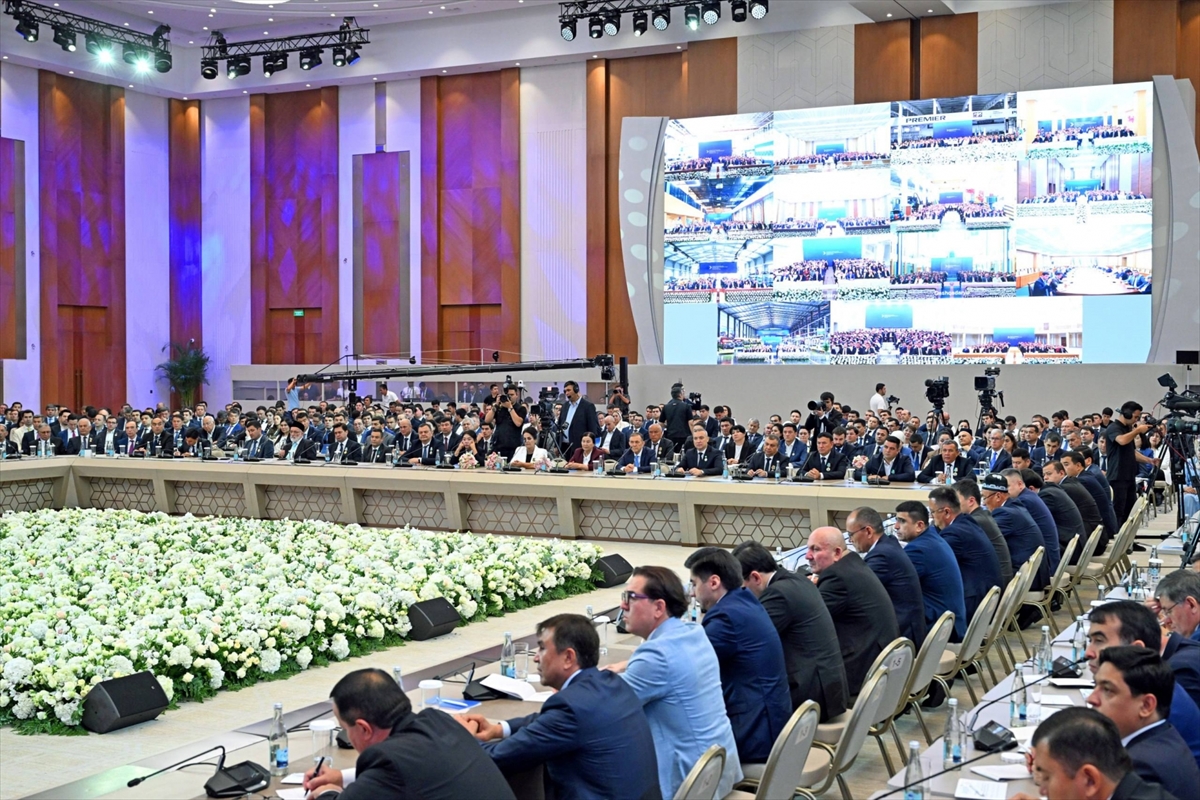 Özbekistan Cumhurbaşkanı Mirziyoyev: İş dünyasına destek mesajı