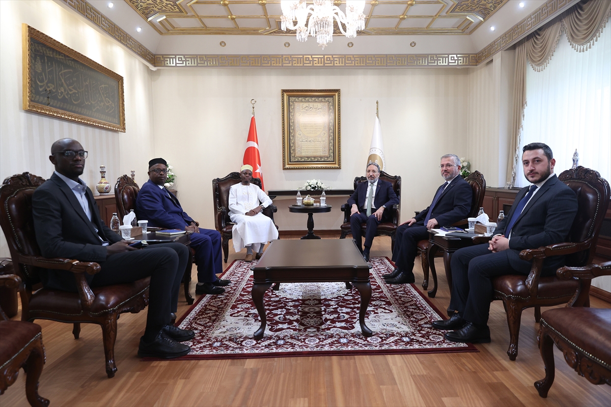 Diyanet İşleri Başkanı Safi Arpaguş: Ruanda Müftüsü ile görüştü