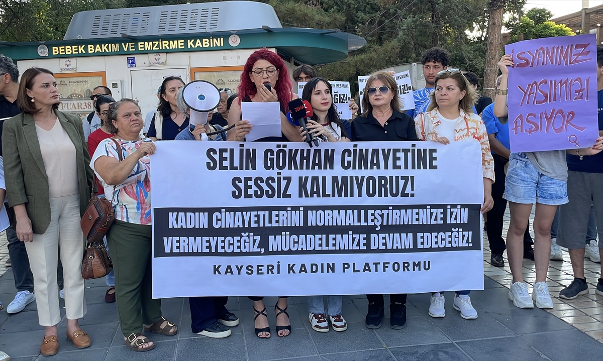 Kayseri'de kadın platformu üyeleri Selin Gökhan'ın öldürülmesini protesto etti