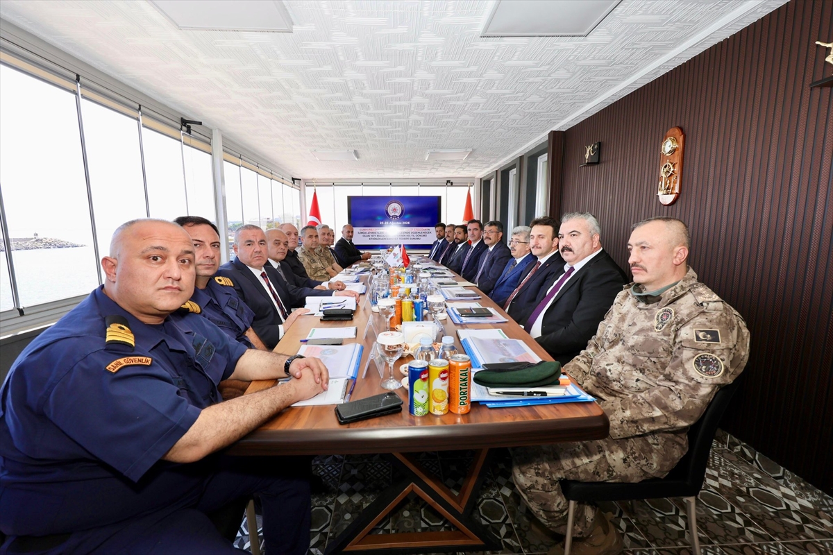 Bakan Yardımcısı Ali Çelik: Bitlis'te güvenlik toplantısına katıldı