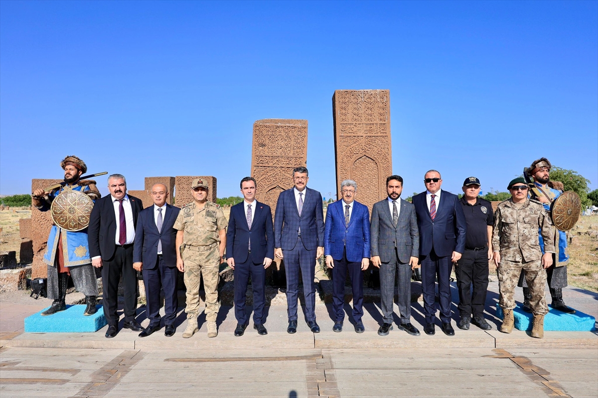 Bakan Yardımcısı Ali Çelik: Bitlis'te güvenlik toplantısına katıldı