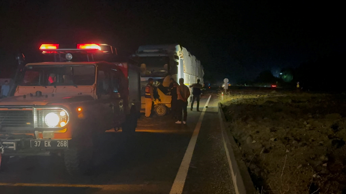 Kastamonu trafik kazası: Tır ile otomobil çarpıştı, 2 ölü