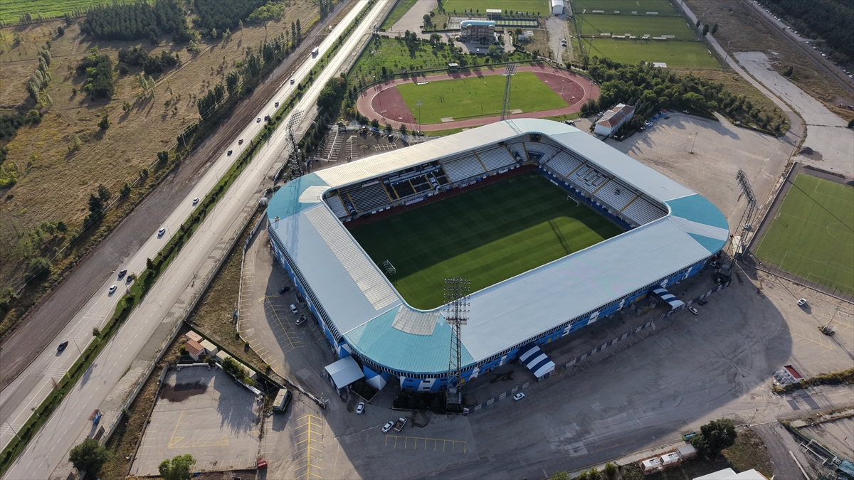 Erzurumspor: Kazım Karabekir Stadı 3 sezon sonra tam kapasite