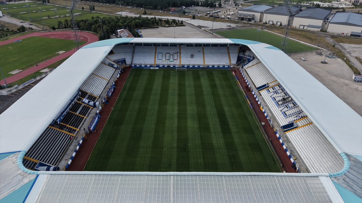 Erzurumspor: Kazım Karabekir Stadı 3 sezon sonra tam kapasite