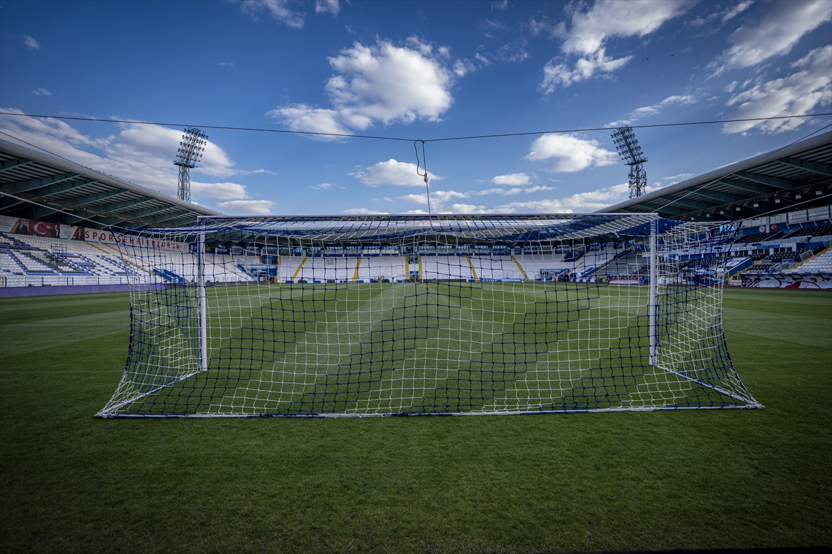 Erzurumspor: Kazım Karabekir Stadı 3 sezon sonra tam kapasite