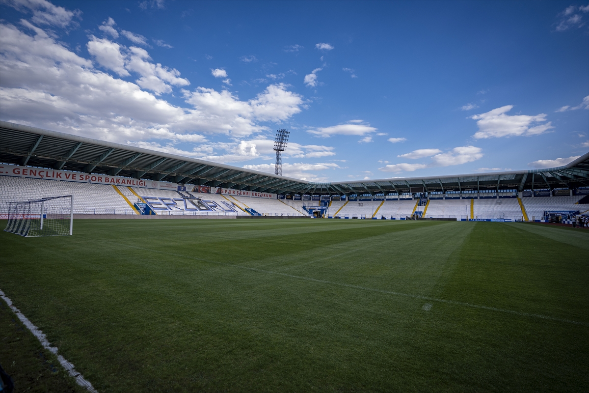 Erzurumspor: Kazım Karabekir Stadı 3 sezon sonra tam kapasite