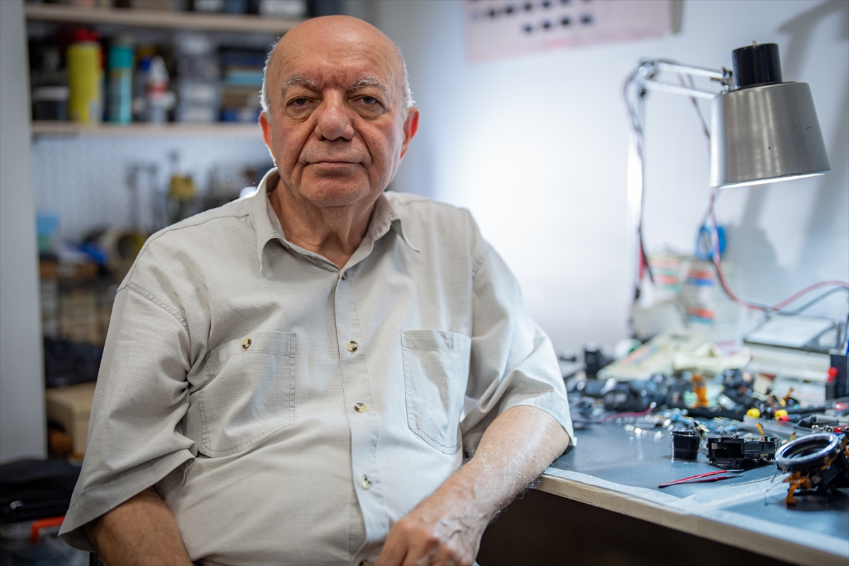 Ali Değer: Yarım asırdır fotoğraf makinelerine hayat veriyor