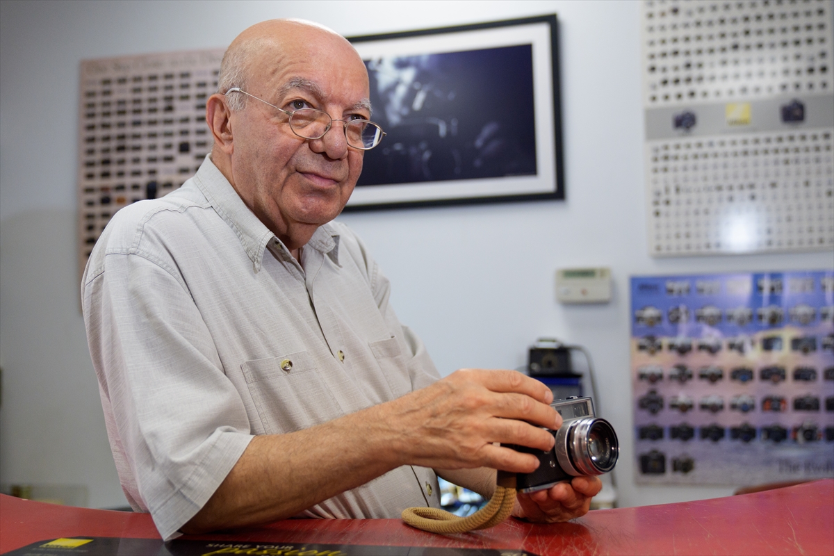 Ali Değer: Yarım asırdır fotoğraf makinelerine hayat veriyor