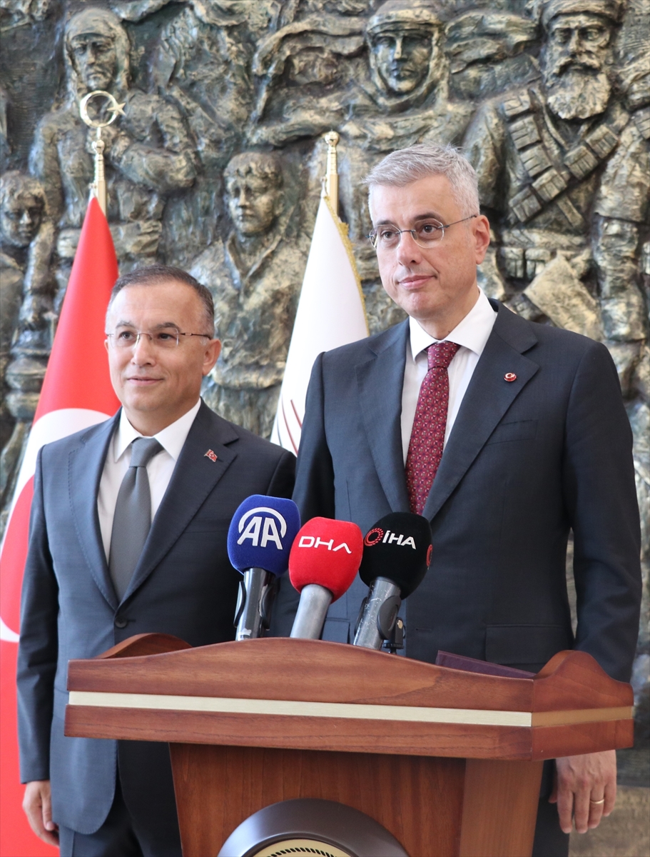 Bakan Memişoğlu: Gaziantep'te vekil Meriç'i ziyaret etti