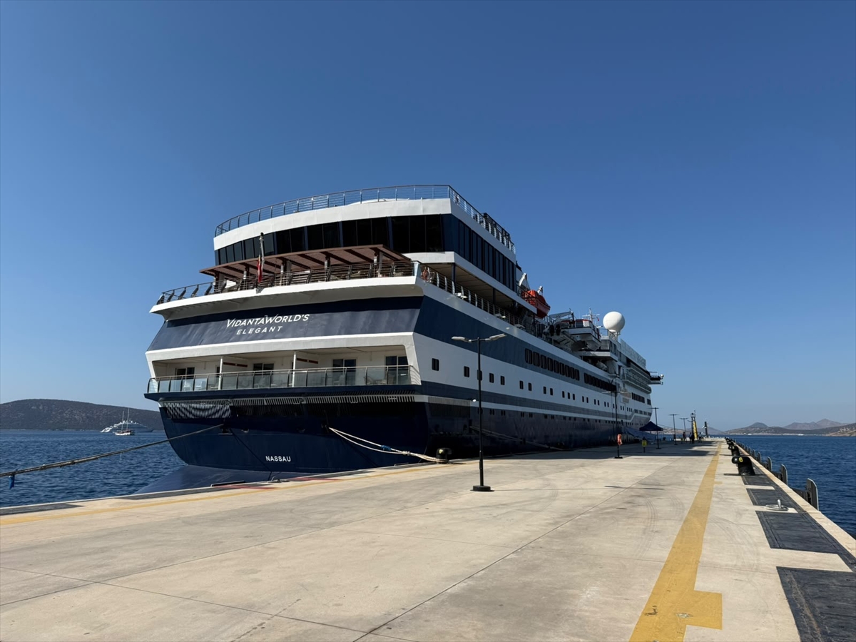 Vidanta World's Elegant kruvaziyeri 119 yolcuyla Bodrum'da