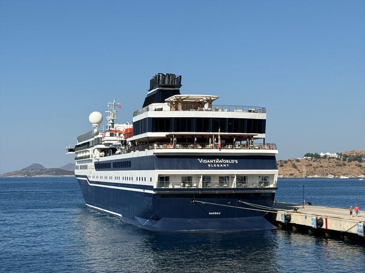 Vidanta World's Elegant kruvaziyeri 119 yolcuyla Bodrum'da