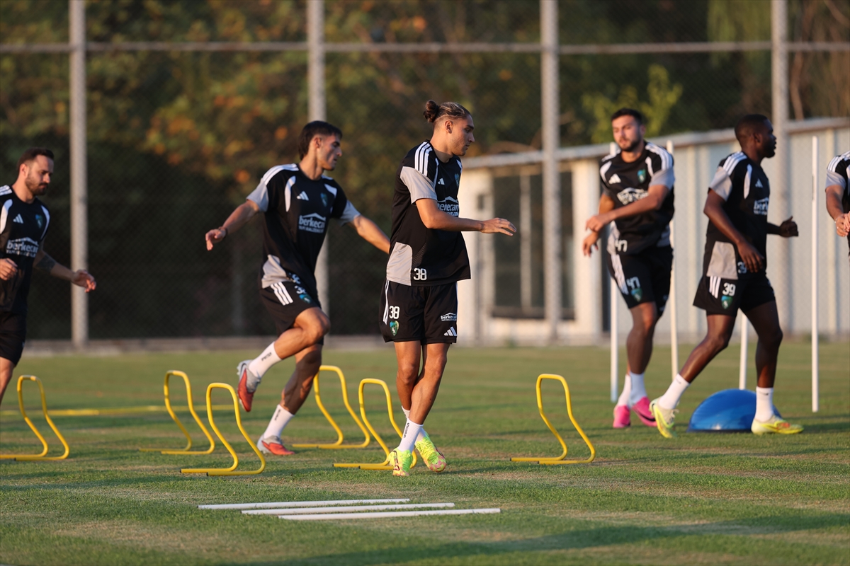 Selçuk İnan: Kocaelispor 3 puanı taraftara hediye etmek istiyor