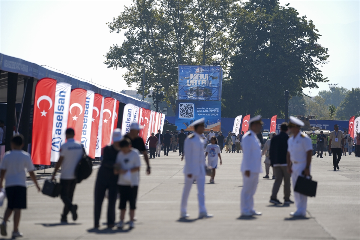 SAT ve SAS komandoları TEKNOFEST Mavi Vatan'da gösteri gerçekleştirdi