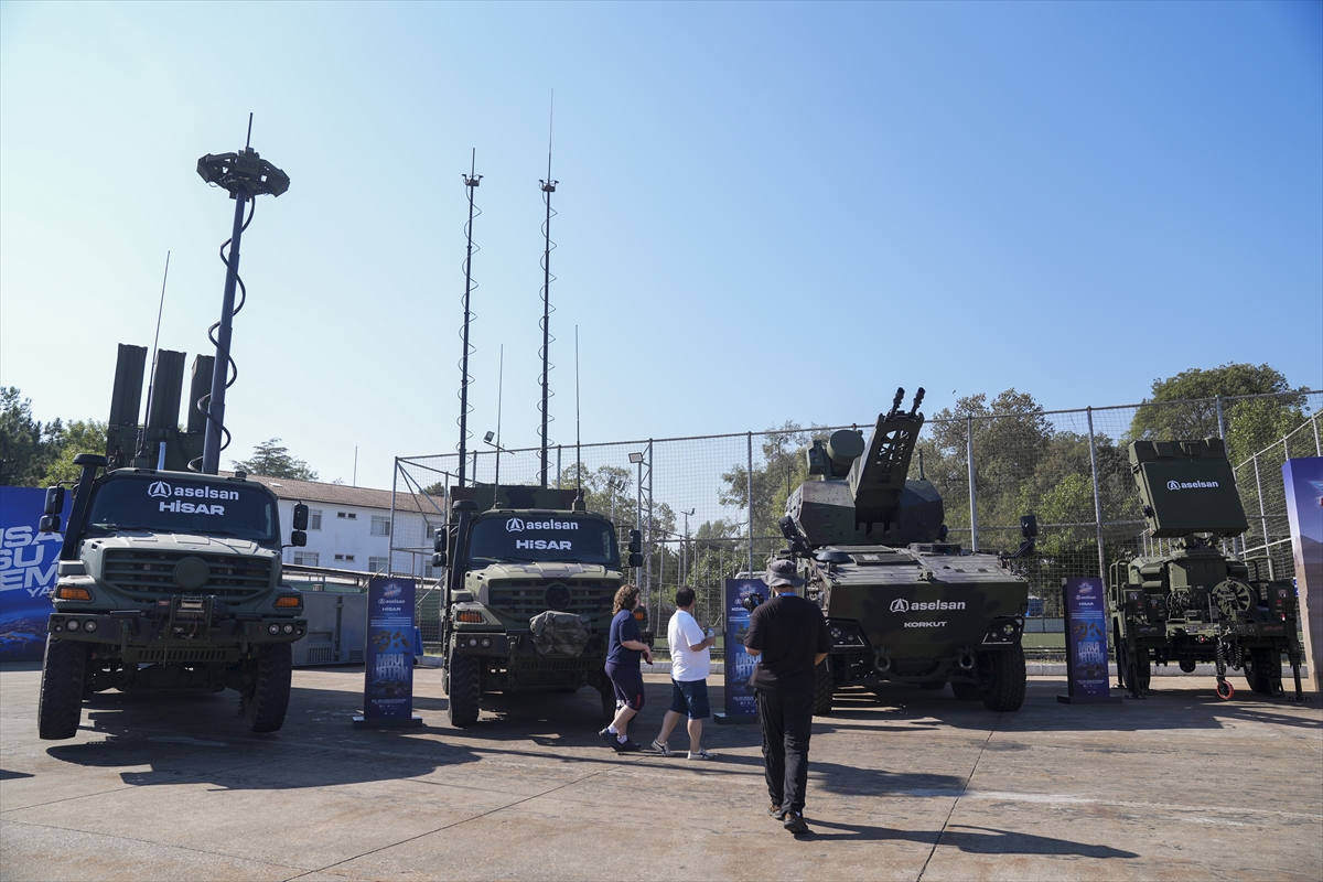 SAT ve SAS komandoları TEKNOFEST Mavi Vatan'da gösteri gerçekleştirdi