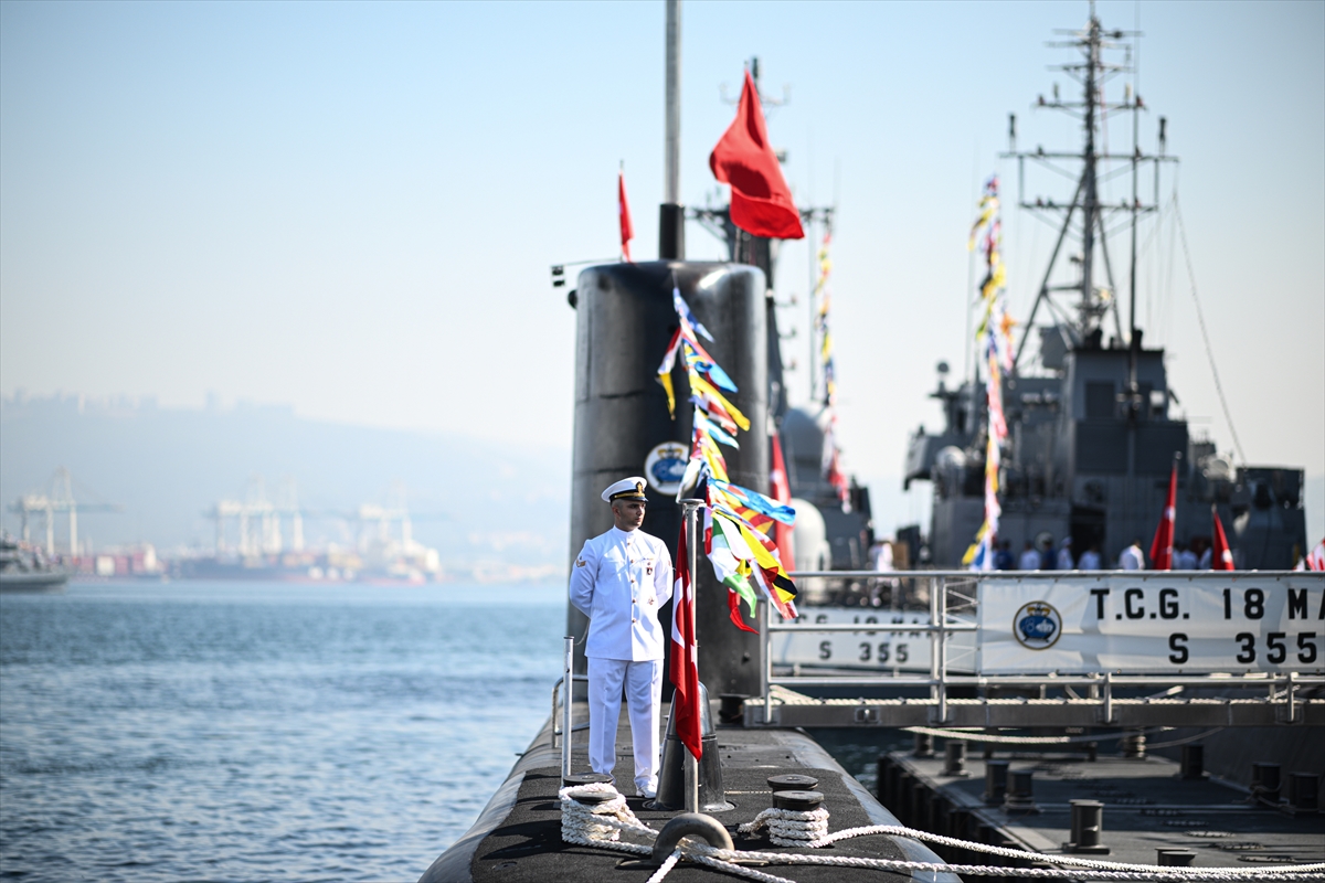 SAT ve SAS komandoları TEKNOFEST Mavi Vatan'da gösteri gerçekleştirdi