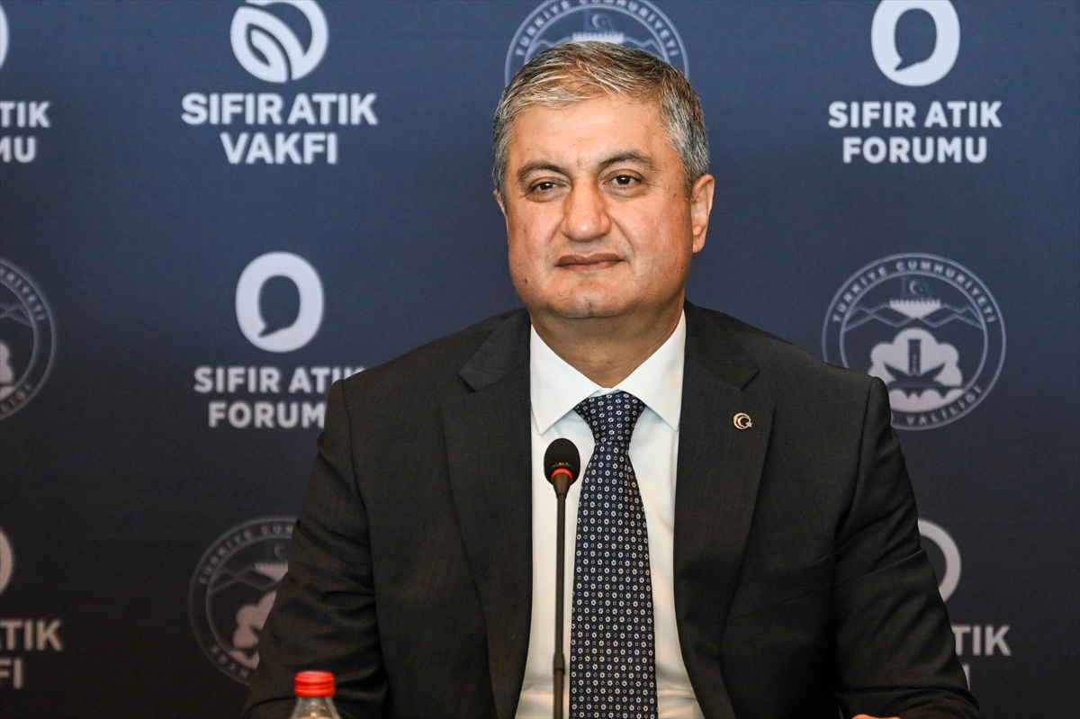 Vali Yavuz: Plastik atıkta 'üret-kullan-dönüştür' hedefi
