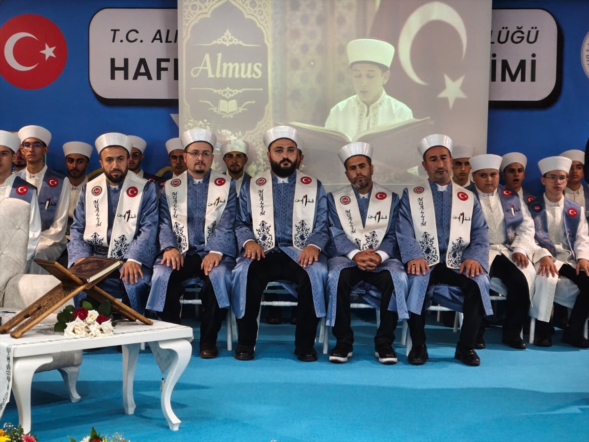 Tokat'ta 41 hafız icazet aldı: Külliyede tören düzenlendi