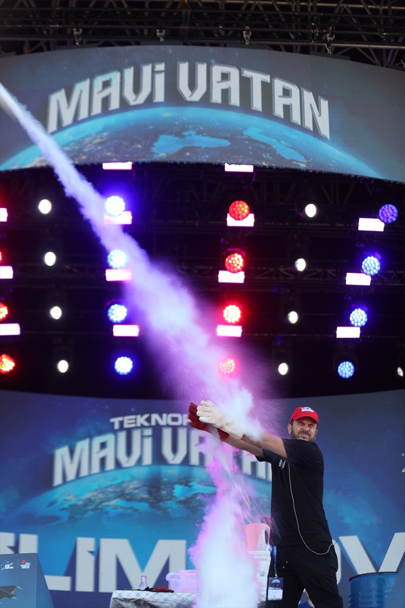 TEKNOFEST Mavi Vatan: Çocuklar deneylerle bilimi keşfediyor