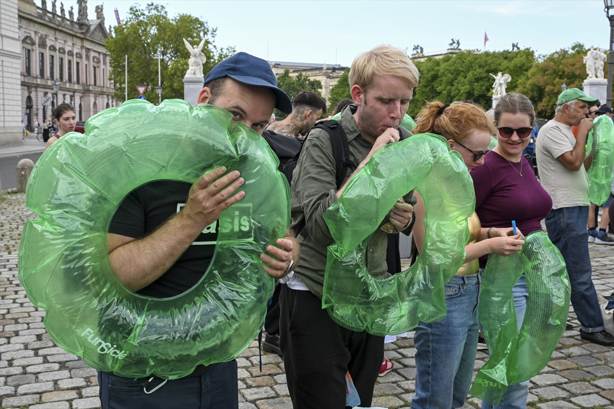 Berlin: Spree Nehri'nde yüzme yasağına karşı gösteri