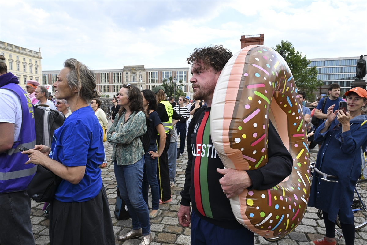 Berlin: Spree Nehri'nde yüzme yasağına karşı gösteri