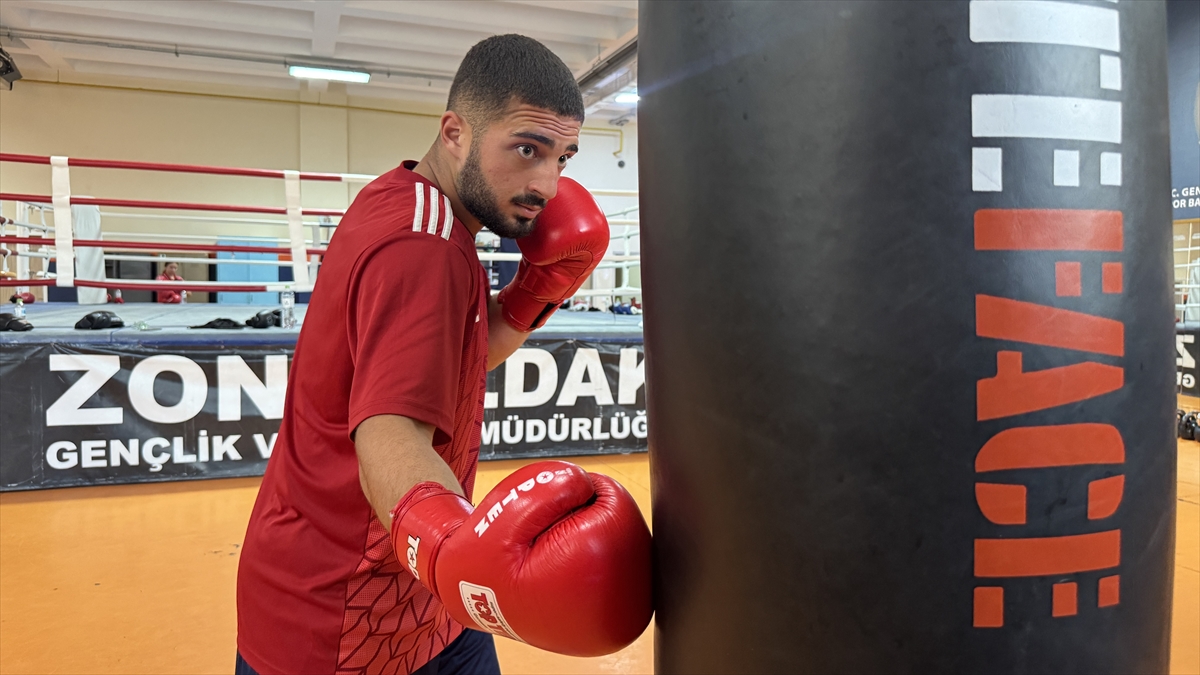 Genç sporcular, eski milli boksörün gözetiminde ay-yıldızlı formayı terletmenin peşinde