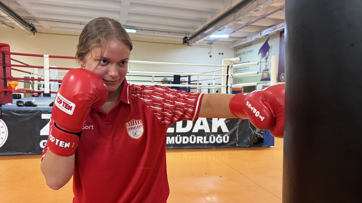 Genç sporcular, eski milli boksörün gözetiminde ay-yıldızlı formayı terletmenin peşinde