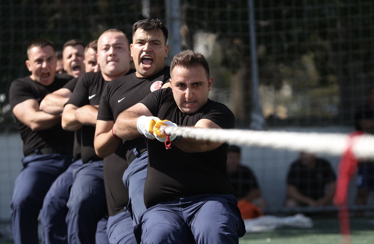 TEKNOFEST Mavi Vatan'da Halat Çekme Yarışı: Çeyrek final heyecanı
