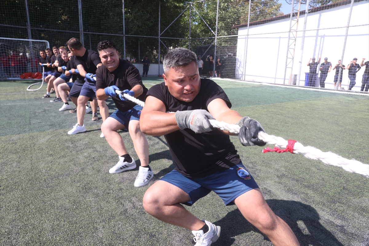 TEKNOFEST Mavi Vatan'da Halat Çekme Yarışı: Çeyrek final heyecanı