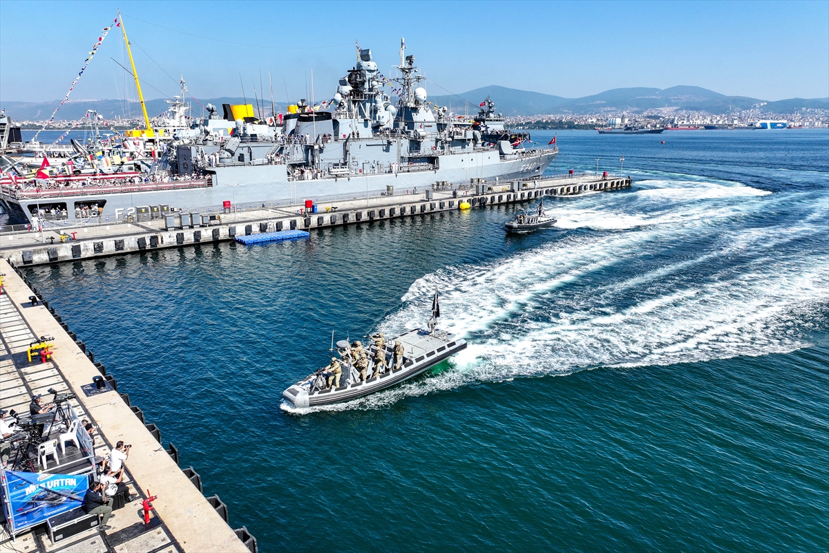 SAT ve SAS komandolarının TEKNOFEST Mavi Vatan'daki gösterileri ilgiyle izlendi