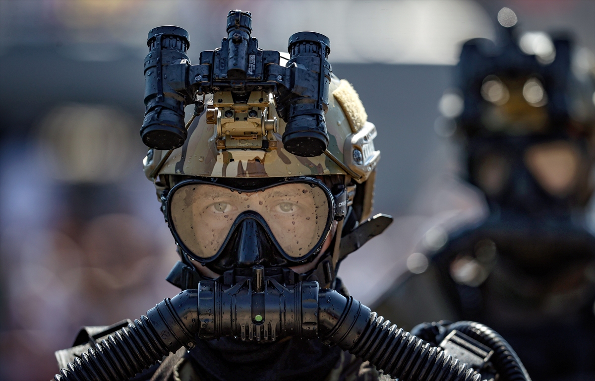 SAT ve SAS komandolarının TEKNOFEST Mavi Vatan'daki gösterileri ilgiyle izlendi