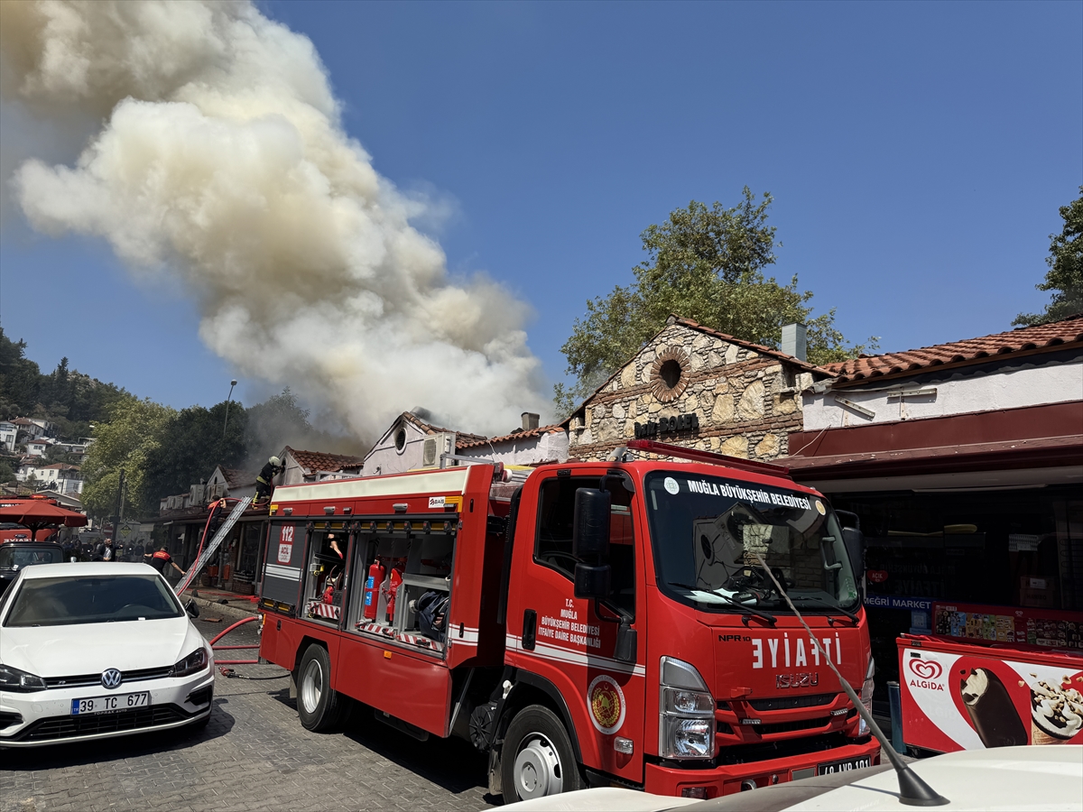 Fethiye'de restoranda çıkan yangın söndürüldü